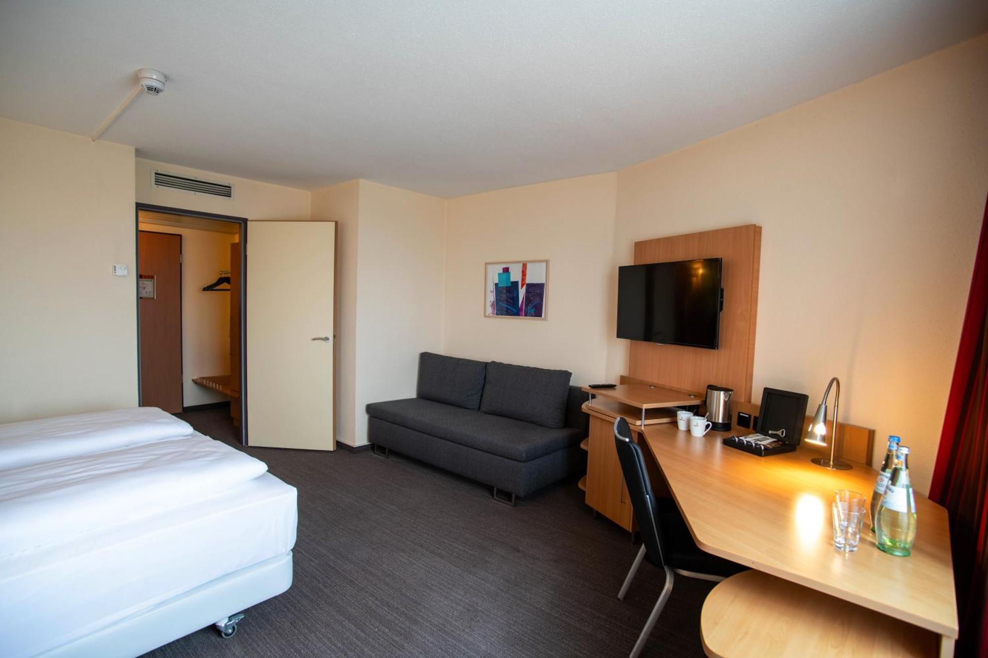 Best Western Conference Airporthotel Frankfurt Moerfelden Bagian luar foto