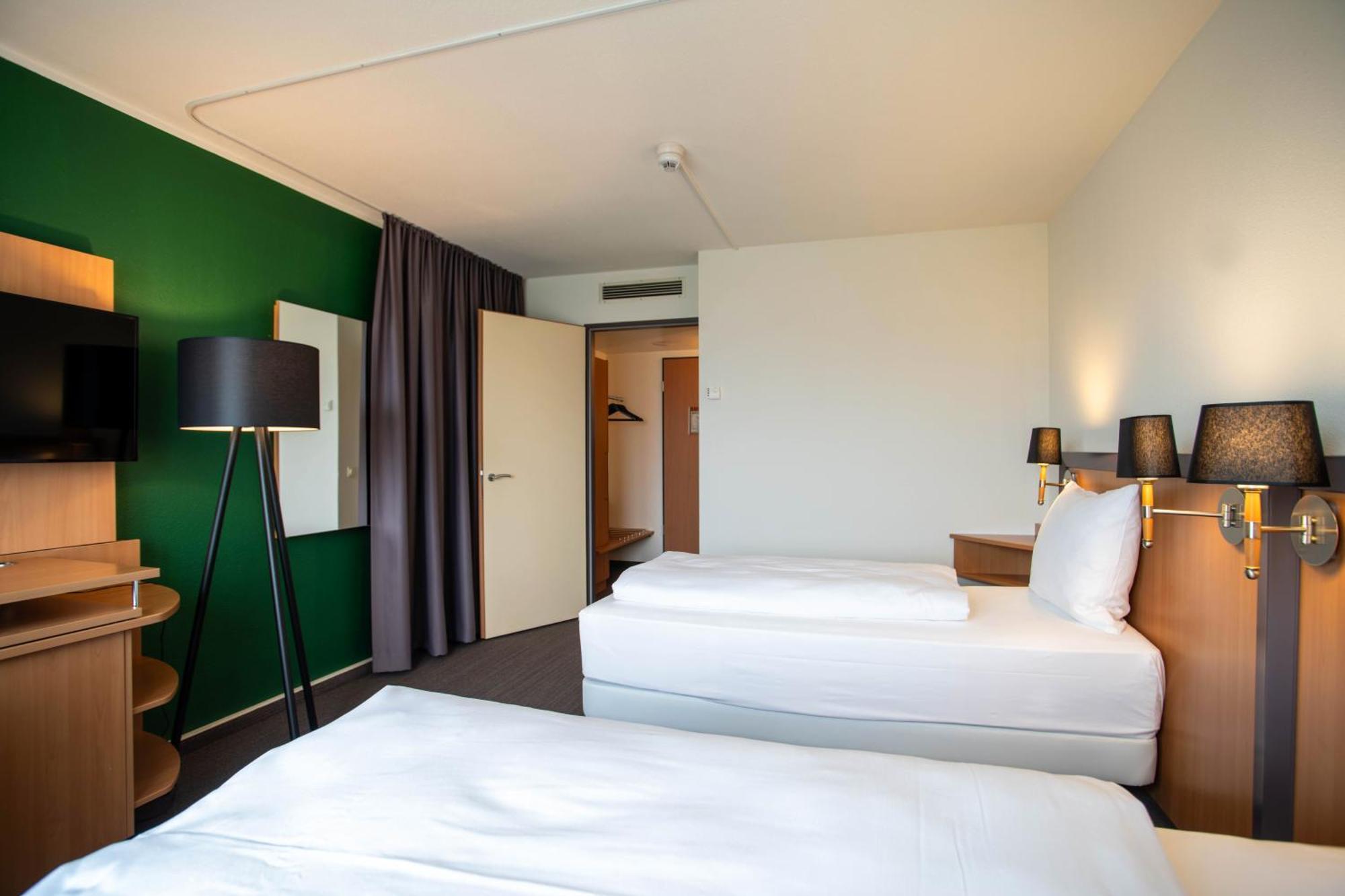 Best Western Conference Airporthotel Frankfurt Moerfelden Bagian luar foto