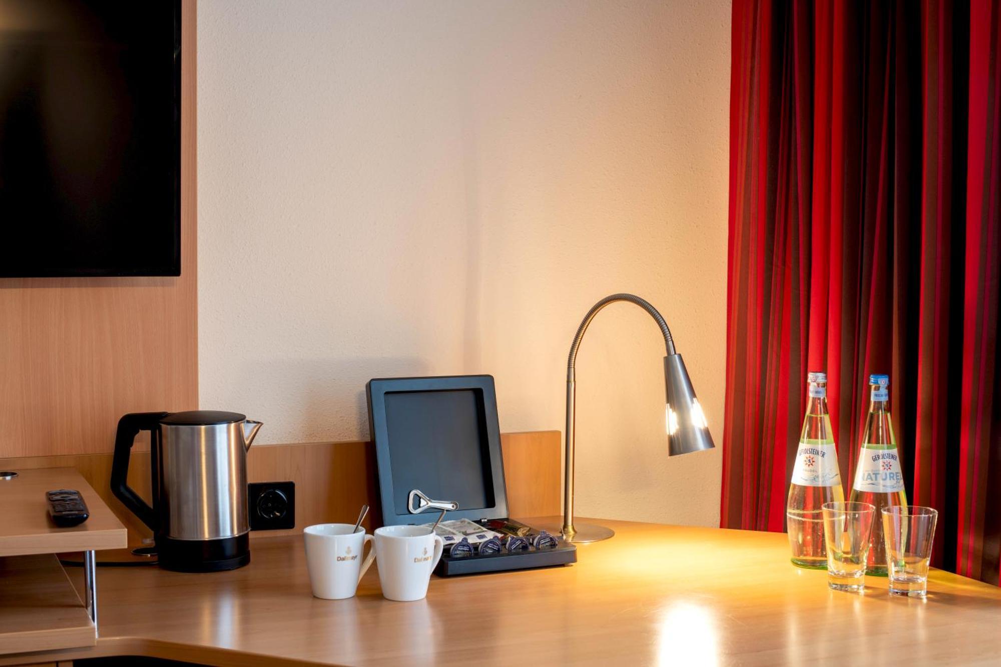 Best Western Conference Airporthotel Frankfurt Moerfelden Bagian luar foto