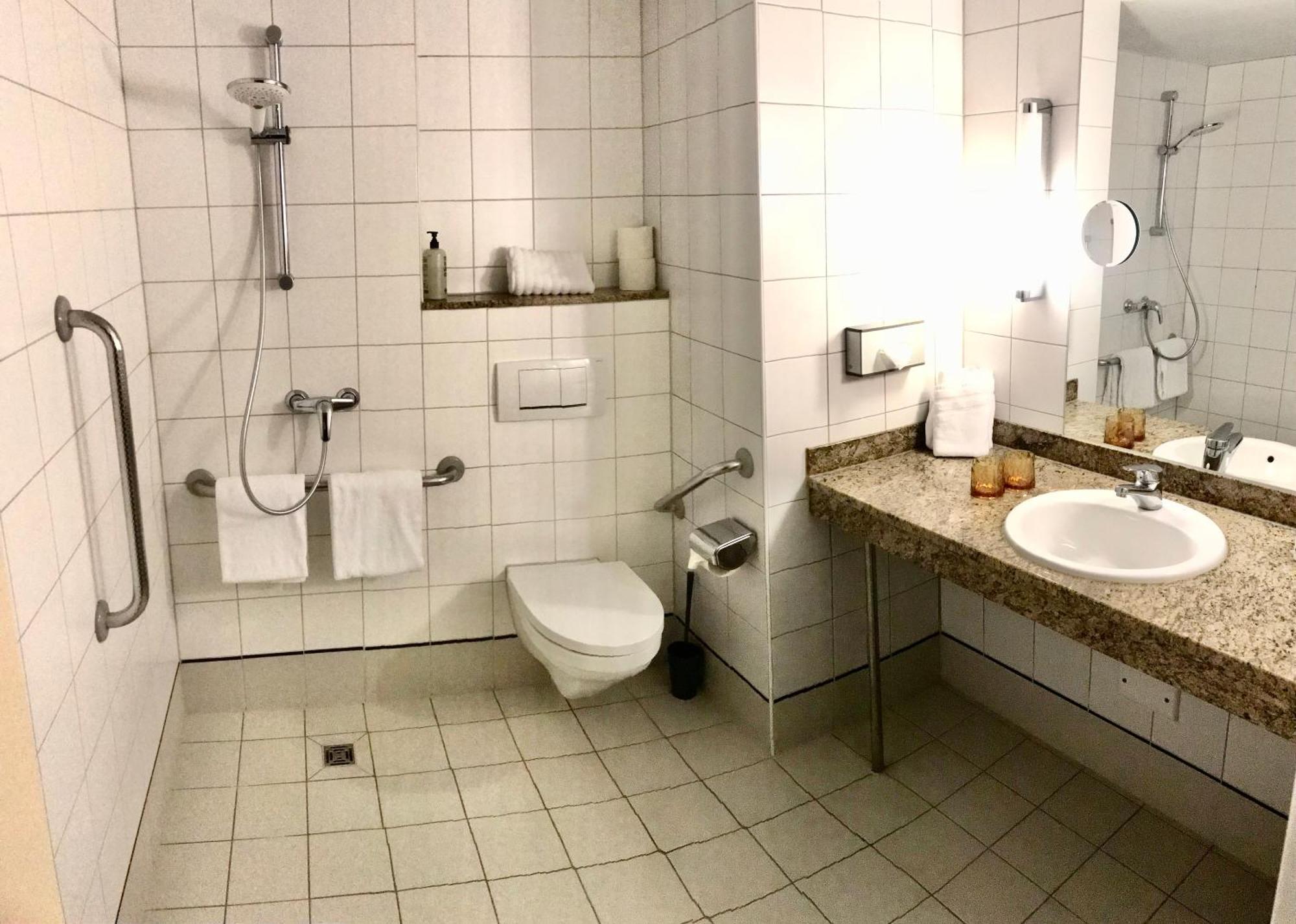 Best Western Conference Airporthotel Frankfurt Moerfelden Bagian luar foto